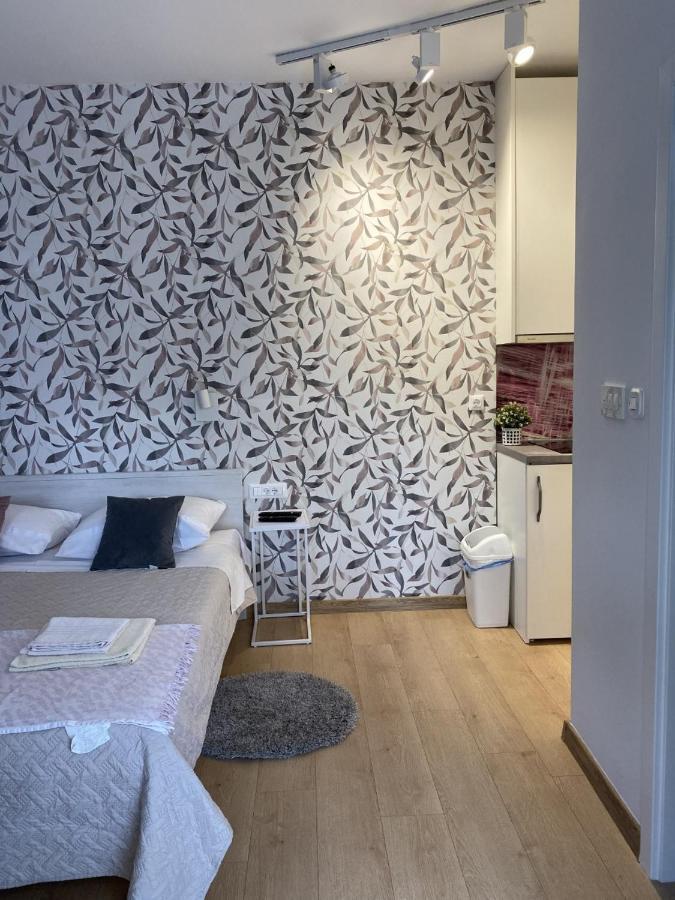 Studio Apartments With Terrace Near Sea - Angela'S Apartments Zadar Exteriér fotografie